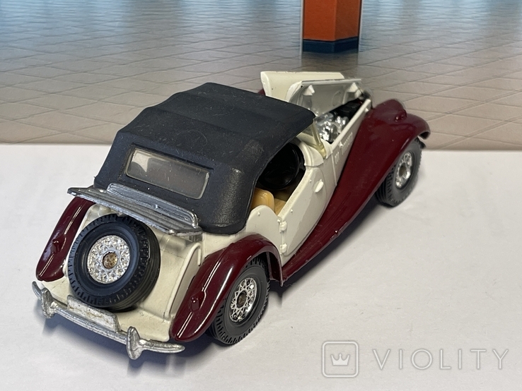 1:34 1955 MG TF. Corgi. 813. Classic. Convertible. Made In Gt. Britain ...