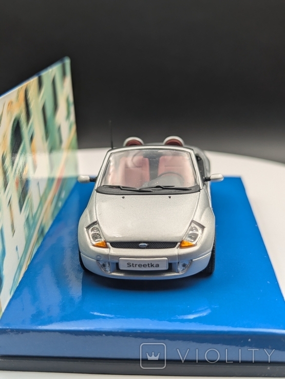 Ford Streetka Cabrio в масштабі 1:43. Виробник Minichamps
