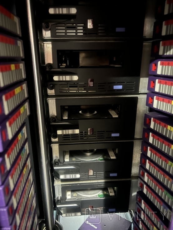 ADIC Scalar 100 стрічкова бібліотека / Tape Library (122922863) - buy ...