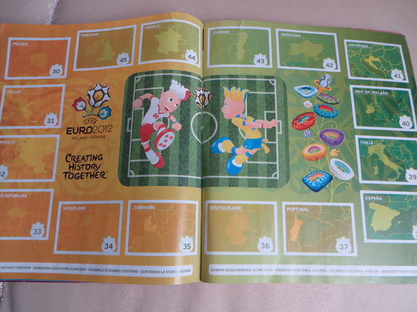 Альбом Евро 2012 с наклейками 18 штук наклеены., фото №4