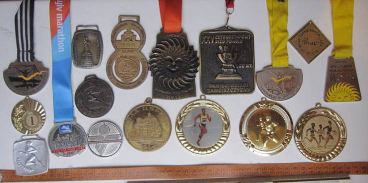 Комплект медалей по бегу . Марафонский бег