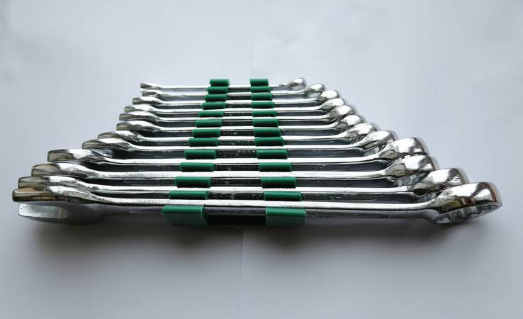 Набор комбинированных гаечных ключей (12 шт.) с 8 - 32 мм.