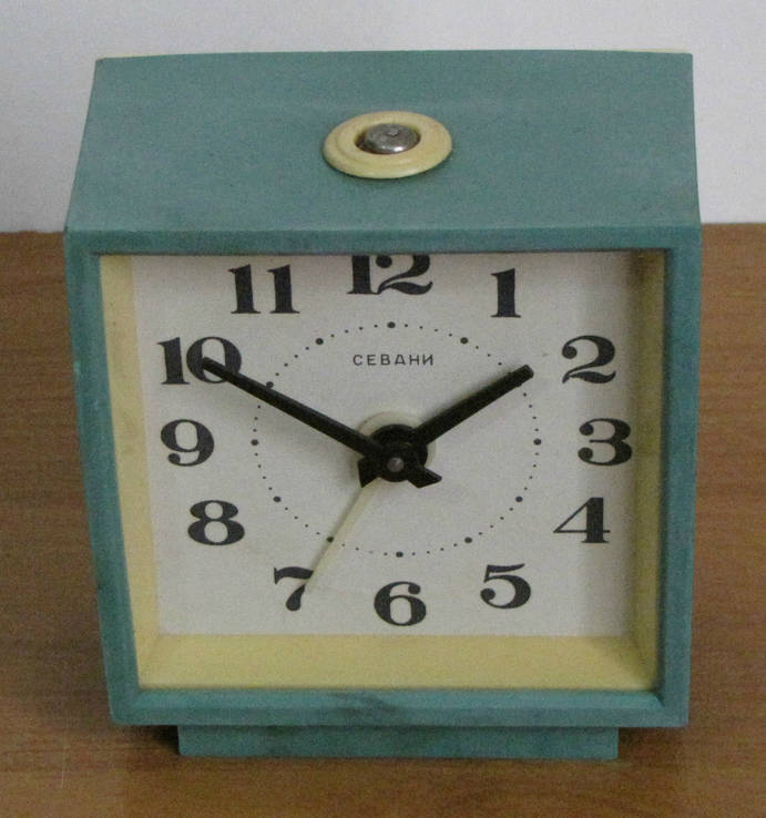 Часы настольные будильник Севани, фото №4