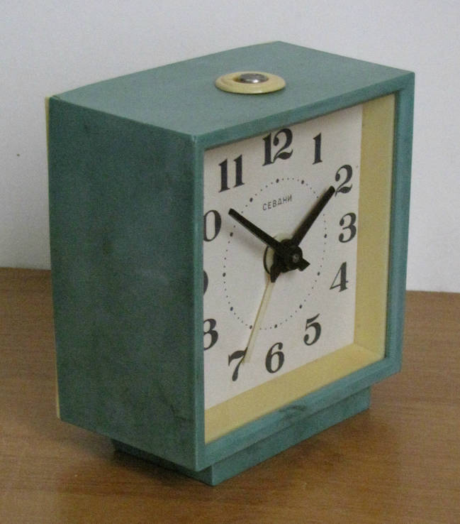 Часы настольные будильник Севани, фото №6