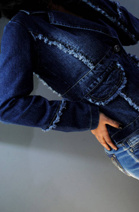 Стильный и элегантный женский джинсовый пиджачок. S, фото №5