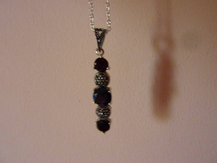 Ожерелье с натуральными темно-красными гранатами и марказитами, фото №5