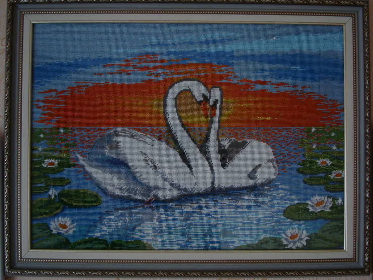 Картина вышитая бисером "Лебеди", фото №3