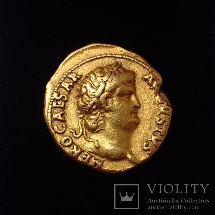 Золотых б н. Золотые монеты Рима ауреус. Ауреус Нерона. Монеты Нерона золотые. Античная Золотая монета Нерон.