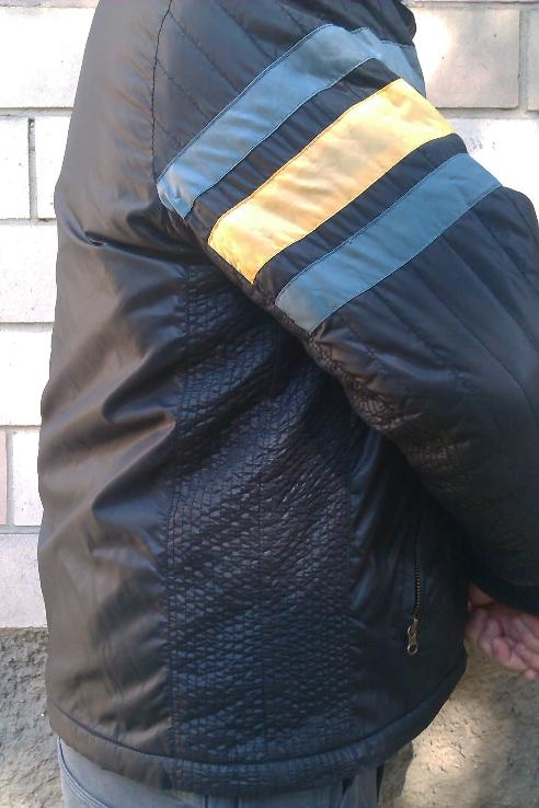 Куртка молодежная с капюшоном . Р 48-50., фото №4
