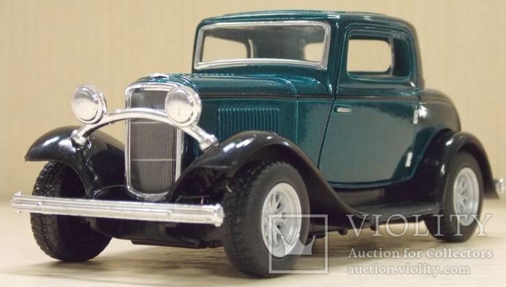 1:34 Kinsmart 1932 Ford 3-Window Coupe