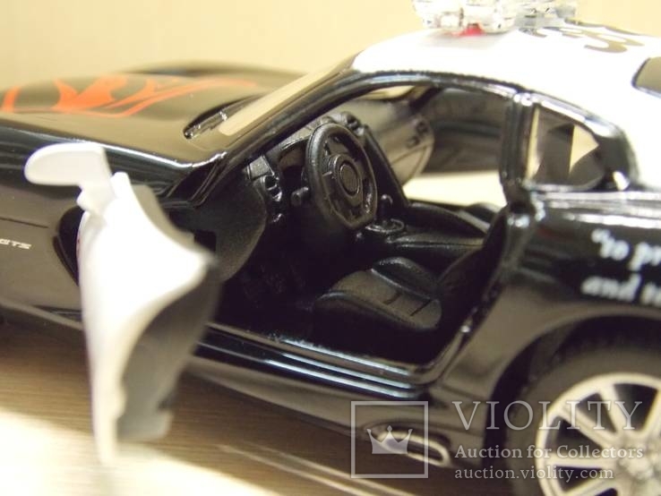 1:36 Kinsmart 2013 SRT Viper GTS (Police), фото №6