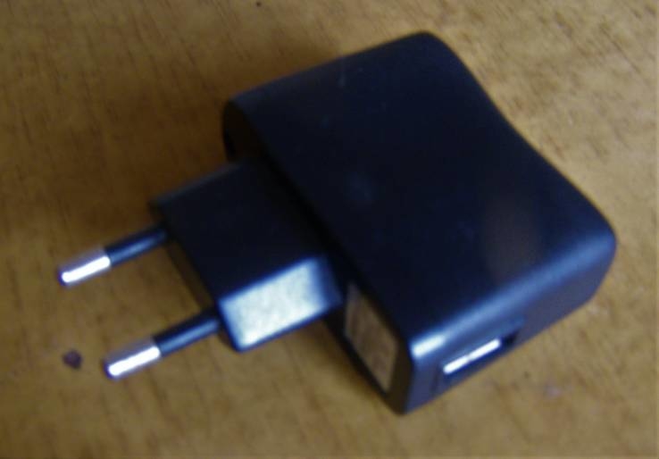 Универсальное Зарядное устройство USB адаптер 220 SWEET YEARS 5 V, фото №2