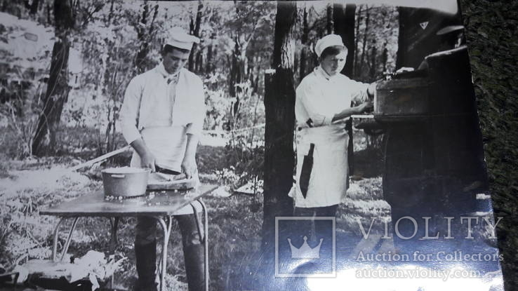 Фото солдаты повара готовят обед в лесу(полевая кухня), фото №3