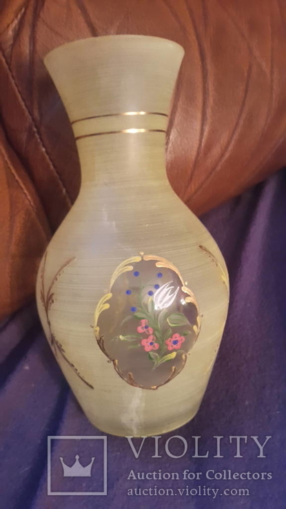Старая ваза с ручной раскрасской из  матового стекла, фото №3
