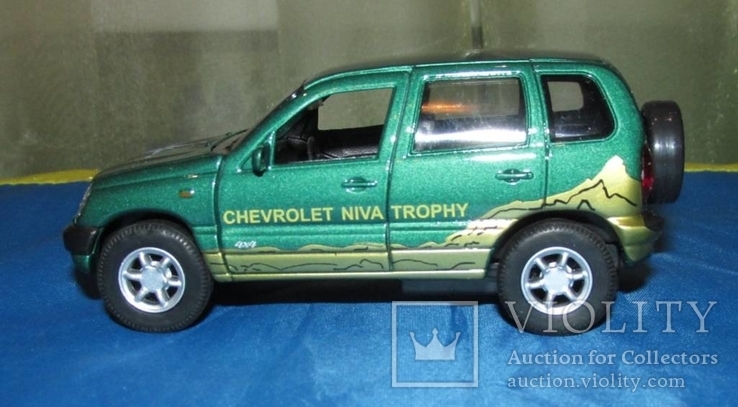 Нива Chevrolet 1:43, фото №4