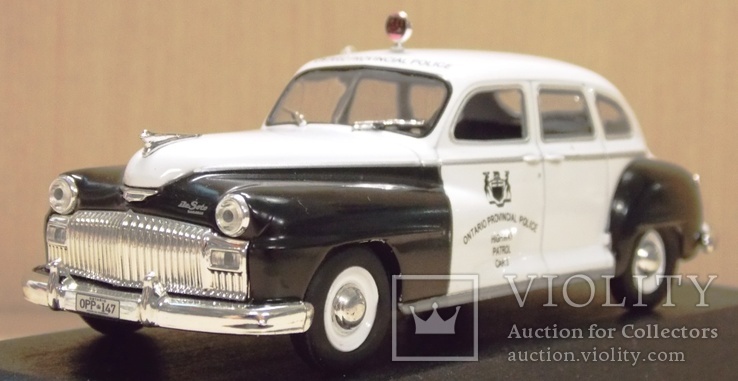 1:43 Chrysler De Soto Полиция на подставке, фото №2