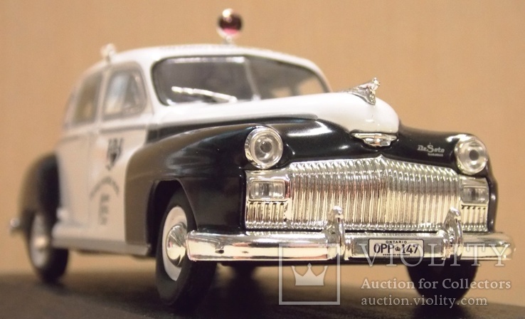 1:43 Chrysler De Soto Полиция на подставке, фото №7
