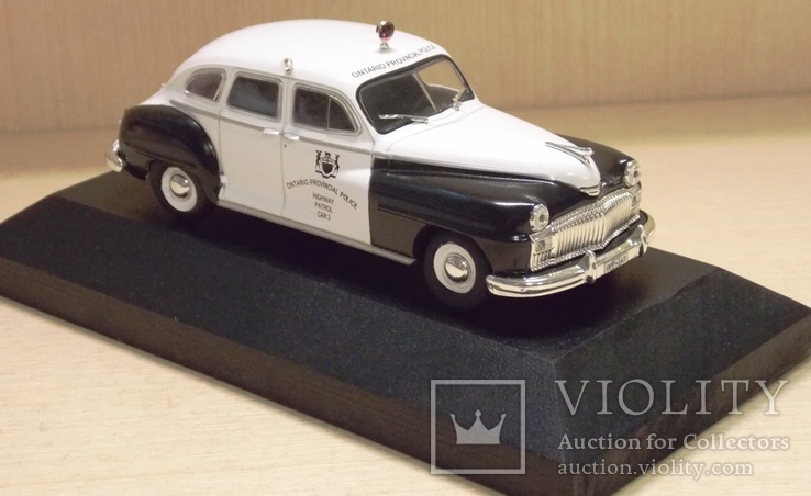 1:43 Chrysler De Soto Полиция на подставке, фото №8