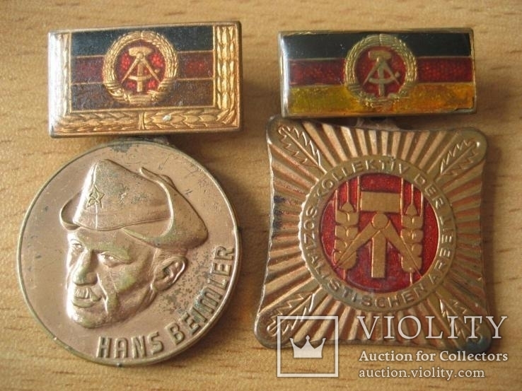 Два знака (медали) ГДР, фото №2