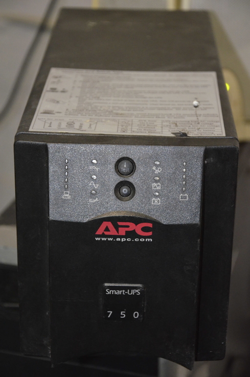 APC Smart-UPS 750VA чистая синусоида