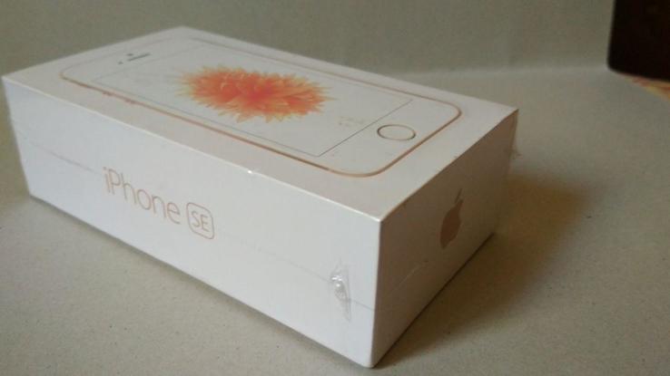 Apple iPhone SE 16Gb Rose Gold, фото №2