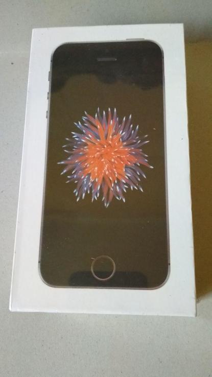 Apple iPhone SE 64 GB Space Gray Официальная гарантия 3 месяца, фото №3