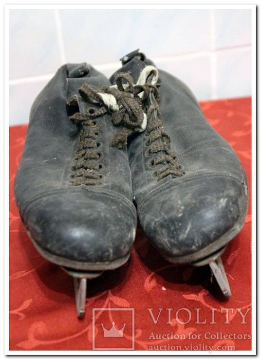 Пара коньков спортивных с ботинками кожаными 70 годов СССР(требуется уход), фото №2