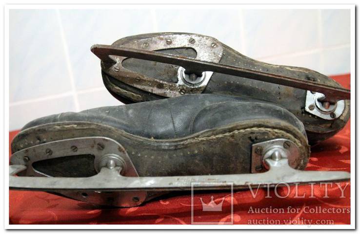 Пара коньков спортивных с ботинками кожаными 70 годов СССР(требуется уход), фото №5