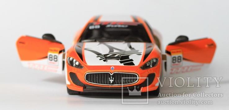 1:38 Kinsmart Maserati GranTurismo MC Stradale, фото №6