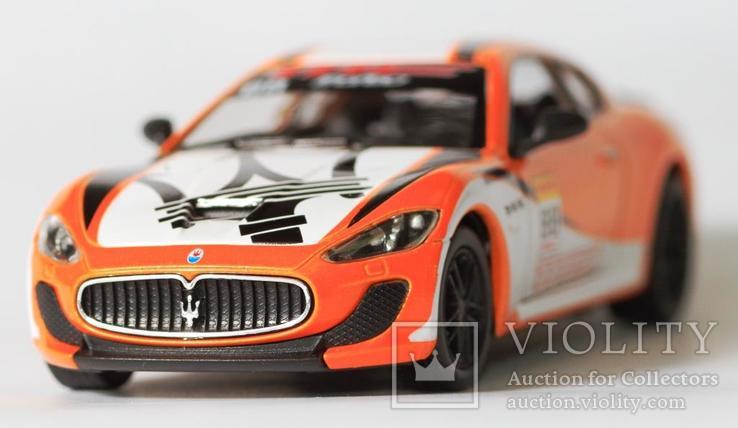 1:38 Kinsmart Maserati GranTurismo MC Stradale, фото №11