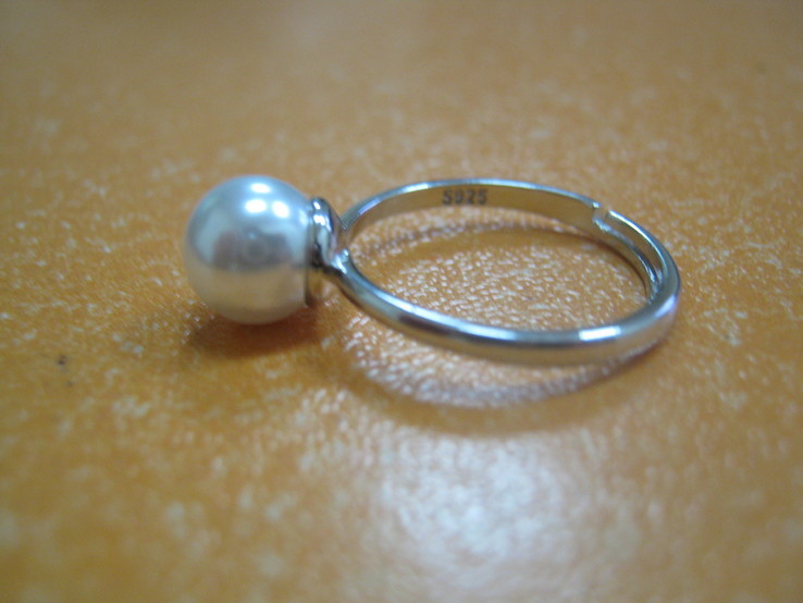 Посріблене кольцо з штучною перлинкою, фото №4