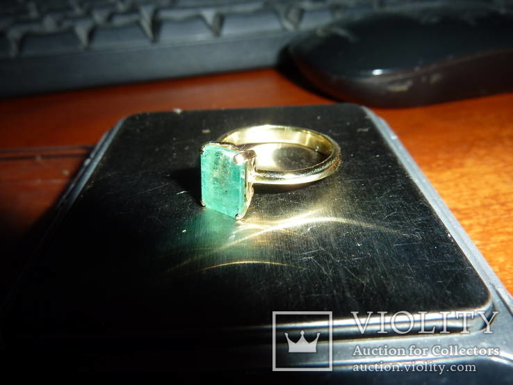 Золотое кольцо с крупным изумрудом, фото №4