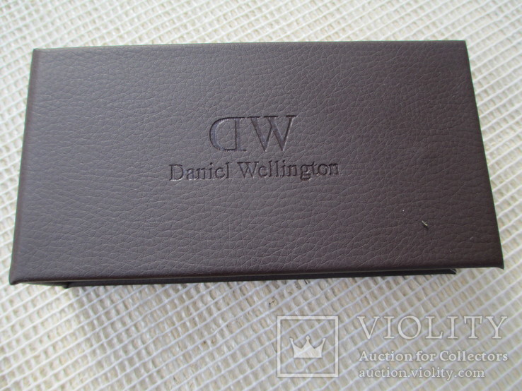 Коробка к часам ``Daniel Wellington``