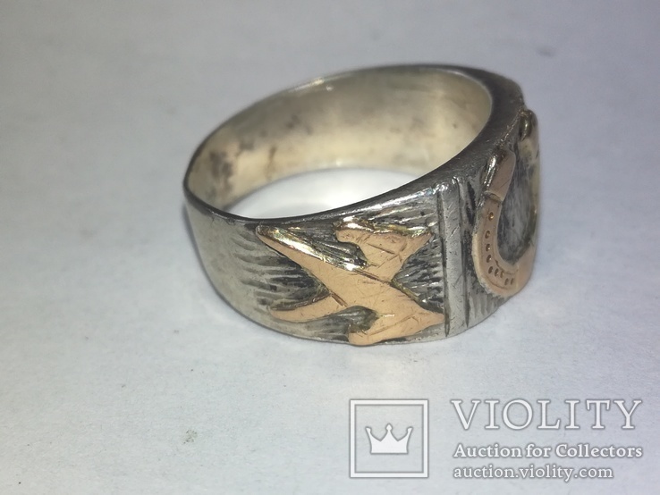 Серебрянное кольцо с золотой подковой и лошадями., фото №7
