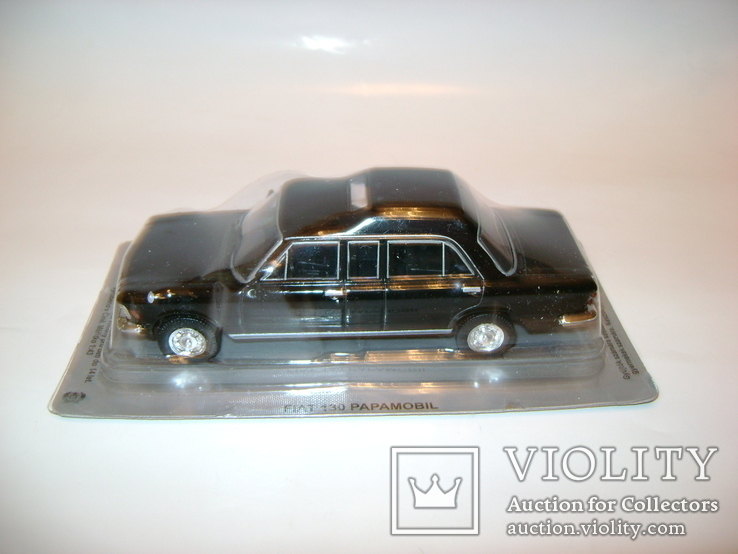 Fiat 130 Papamobil (DeA Kultowe Auta) 1/43, photo number 4