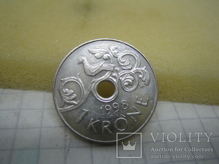 1998 Норвегия. 1 крона. С дыркой, фото №2