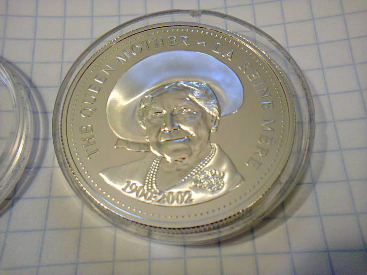 1 доллар серебро Канада 2002 г. Королева - мать., фото №2