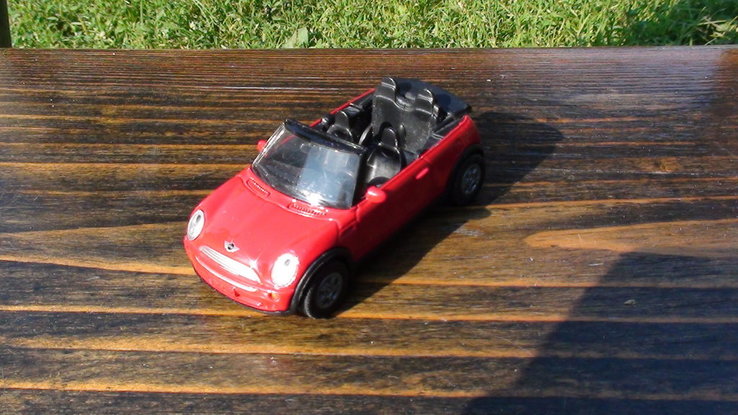 Маленькая металлическая машинка Mini Cooper Cabrio от Siku, фото №2