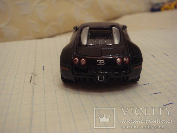 Bugatti Veyron машинка, фото №5