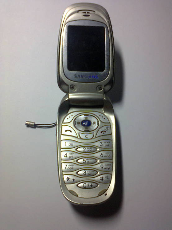 Телефон Samsung SGH-E330, фото №3