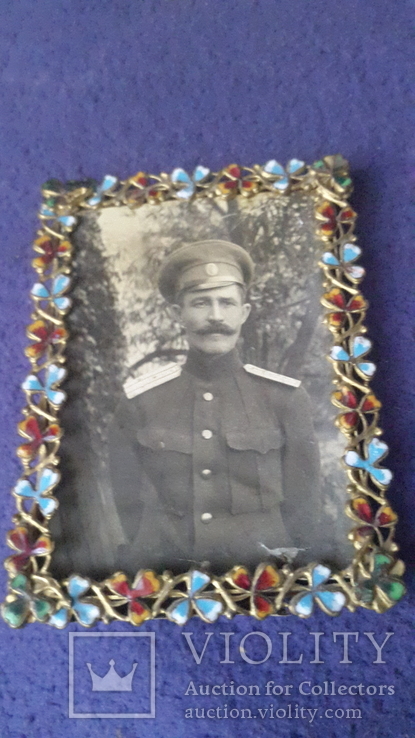 Старинная латунная в эмали рамка+фото офицера, фото №2