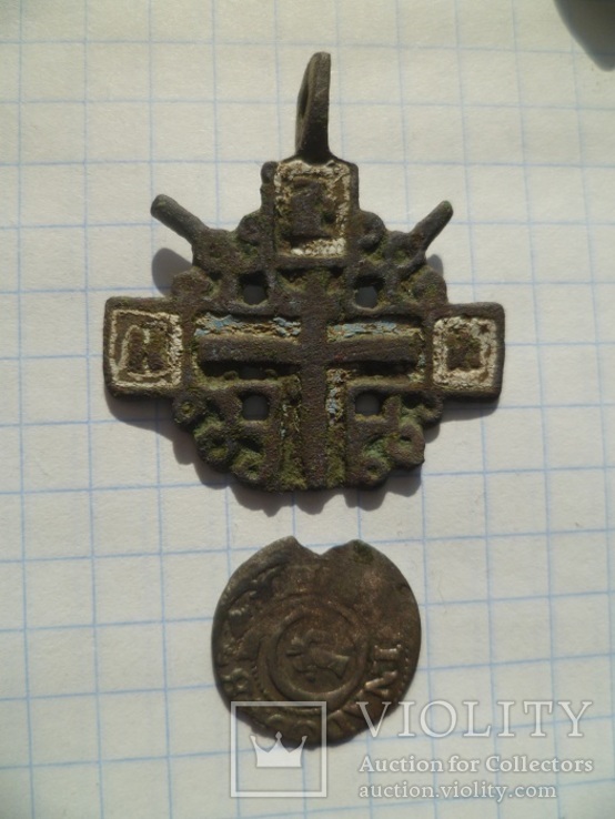 Часть креста с эмалями под реставрацию+ бонус.