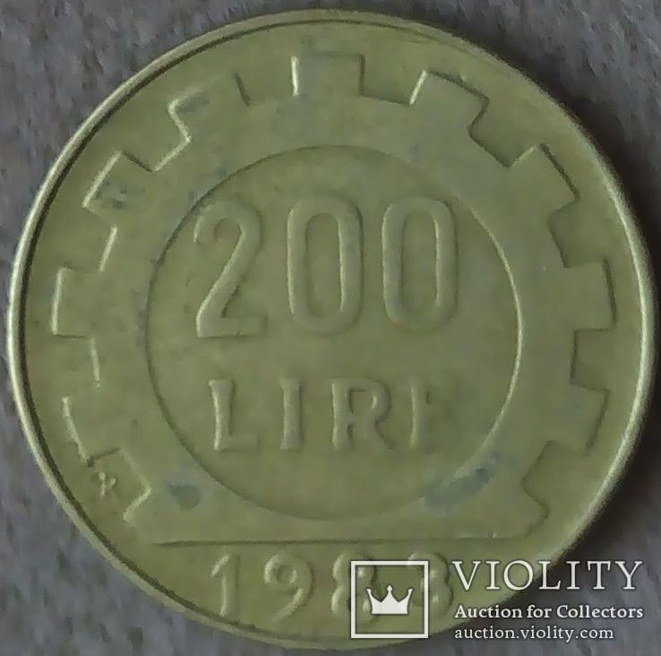 Италия 200 лир 1983