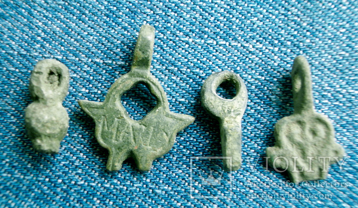 Четыре фрагмента крестов и подвесок, ушки целые, Лот 3913