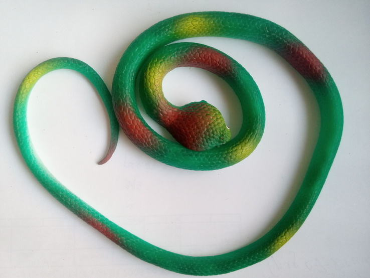Змея резиновая 80 см