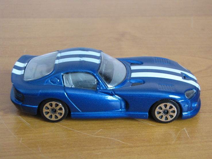 Игрушечная модель Dodge Viper gts