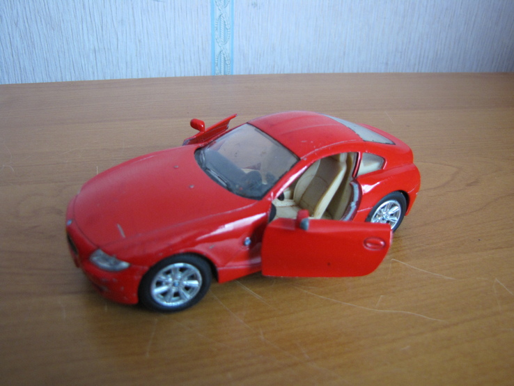 Игрушечная модель BMW Z4 Coupe, фото №3