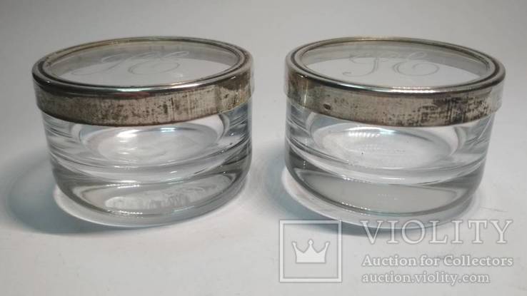 Две старые шкатулочка в серебре с резыми вензелями, фото №9