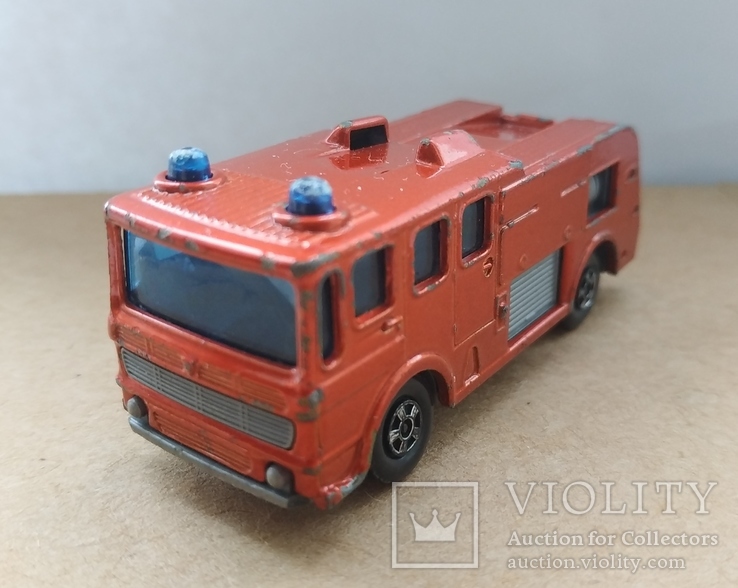 Модель Marryweather Fire Engine "MATCHBOX" №35 1969рік Англія, фото №2