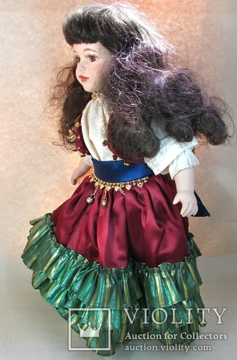 Кукла фарфоровая коллекционная париковая Цыганка 43 см, фото №4